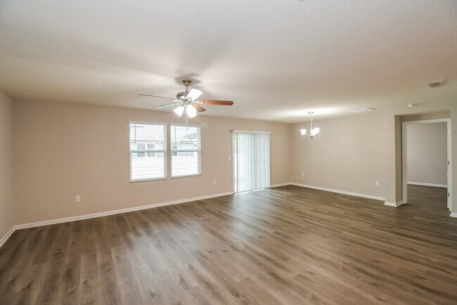 Building Photo - 2035 Pebble Point Dr