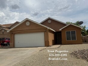 Building Photo - 4910 Calle Bella Ave
