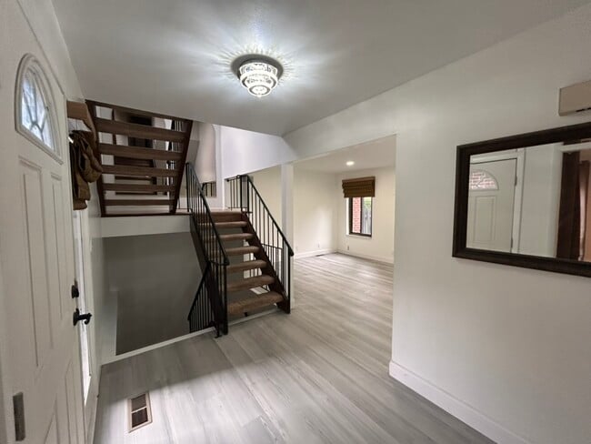 Foto del edificio - 3069 Lindenwood Dr