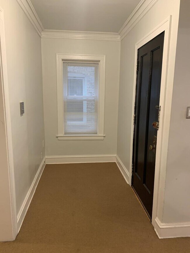 Foto del edificio - 6327 N Oakley Ave