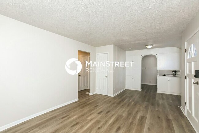 Building Photo - 2 Bedroom Pet-Friendly Home in Indianapolis, IN with Main Street Renewal
