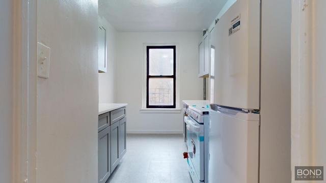 Foto del edificio - 1 bedroom in ELMHURST NY 11373