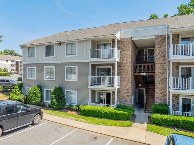 Building Photo - 9535C  University Dr.