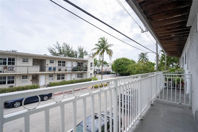 Foto del edificio - 7640 Carlyle Ave