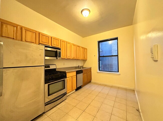 Foto del edificio - 408 W 130th St