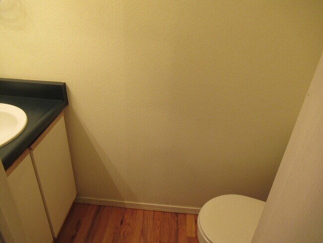 Building Photo - 6154 Colony Cir