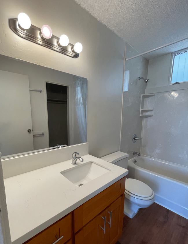 Building Photo - Breezy 4th Floor Apartment in Cathedral Point-Melemanu in Mililani