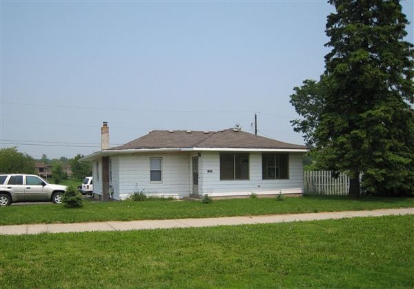 Primary Photo - 1191 University Dr