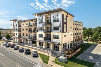 Building Photo - H Squared Apartments