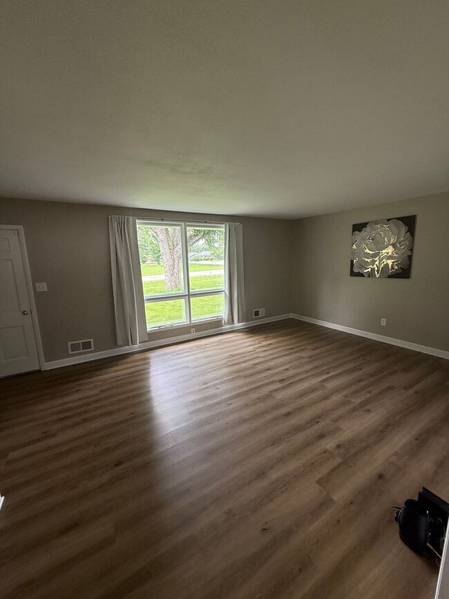 Building Photo - 1202 Nahm Dr