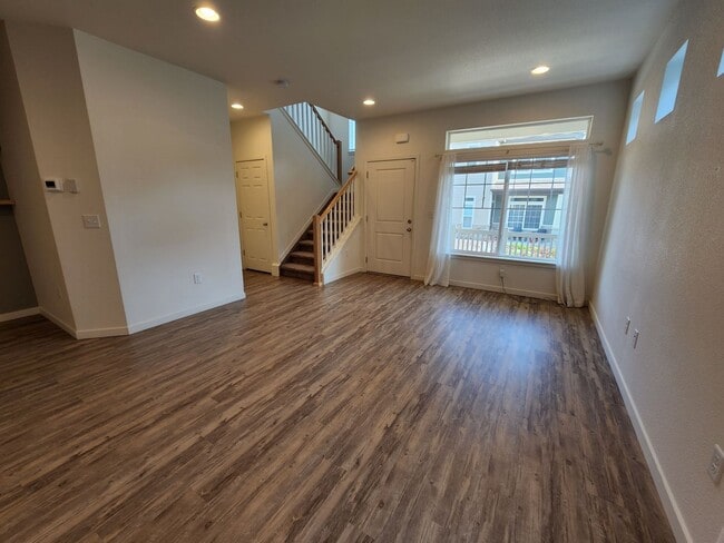 Building Photo - Immaculate 3/3/2 Town Home in Banning Lewi...