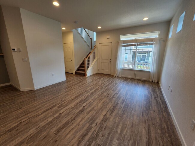 Foto del edificio - Immaculate 3/3/2 Town Home in Banning Lewi...