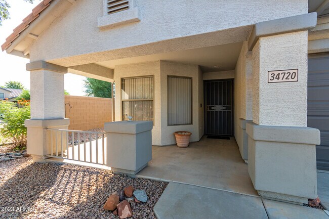 Building Photo - 34720 N Barka Trail