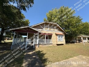 Building Photo - 3024 Pine St