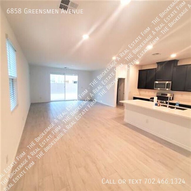 Foto del edificio - 6858 Greensmen Ave
