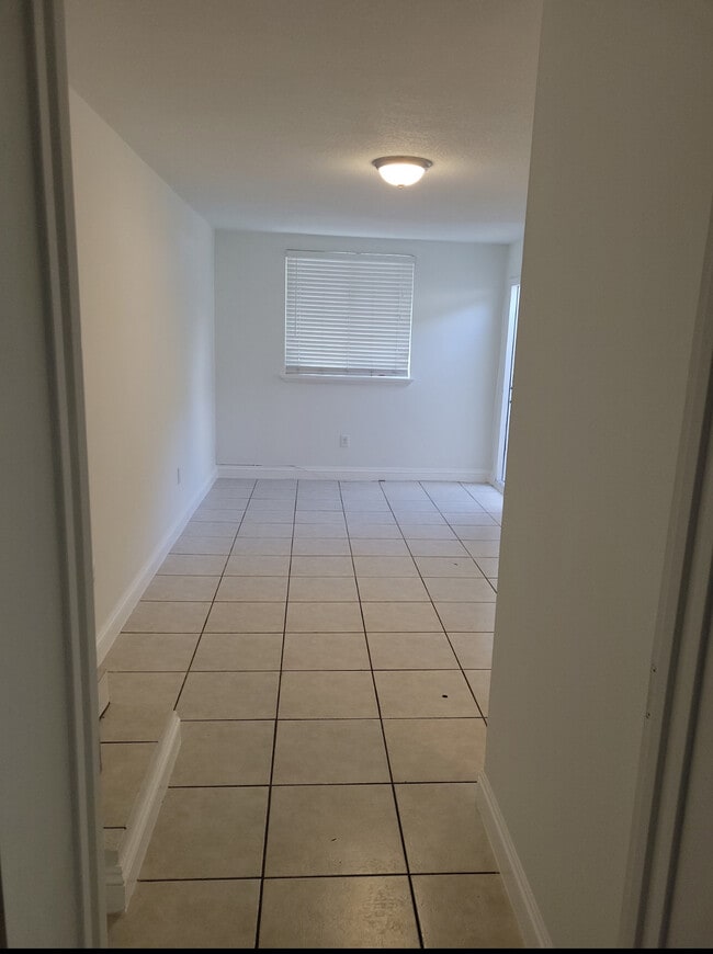 Foto del edificio - 5261 SW 4th St