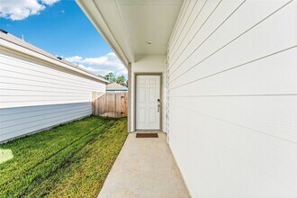 Building Photo - 16215 Globetrotter Ct