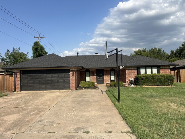 Building Photo - 5208 Mackleman Dr