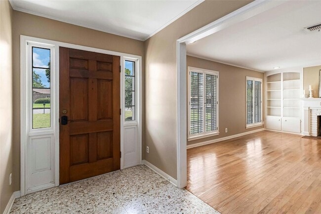 Building Photo - 730 N Sarah Jo St