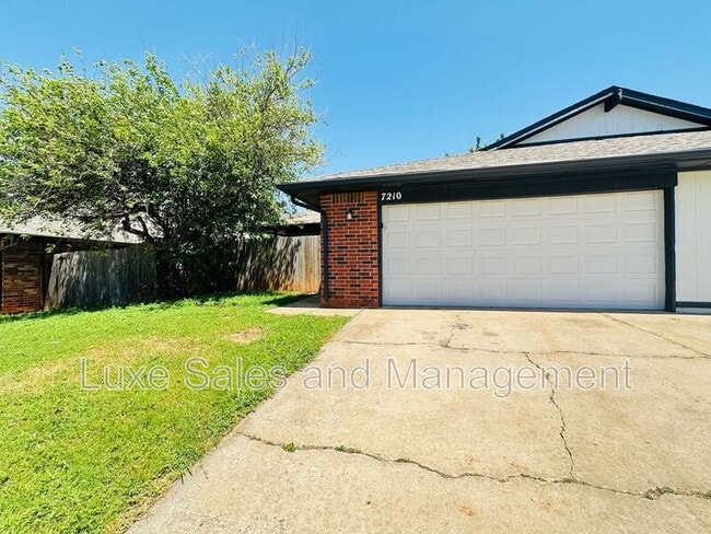 Photo - 7210 Kings Manor Ct House