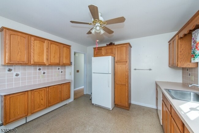 Building Photo - 78 Beechwood Ave