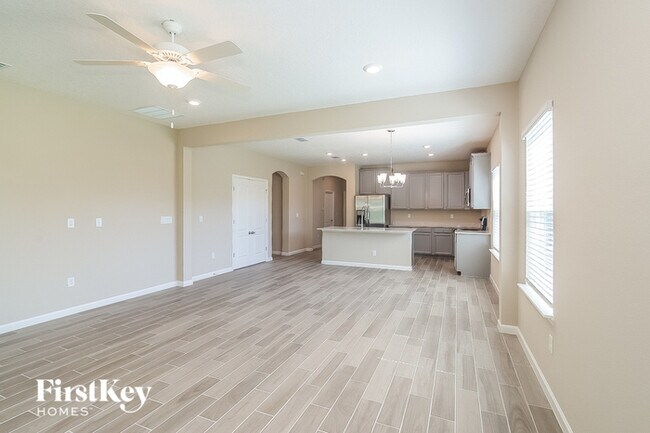 Building Photo - 10111 Roman Ln