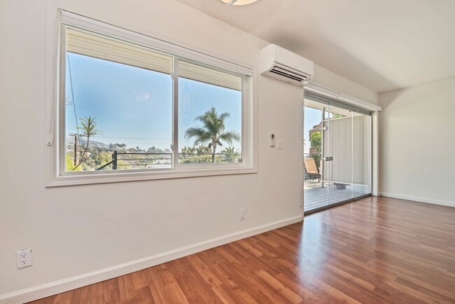 Foto del edificio - Walk to Beach & Downtown in Charming Lagun...