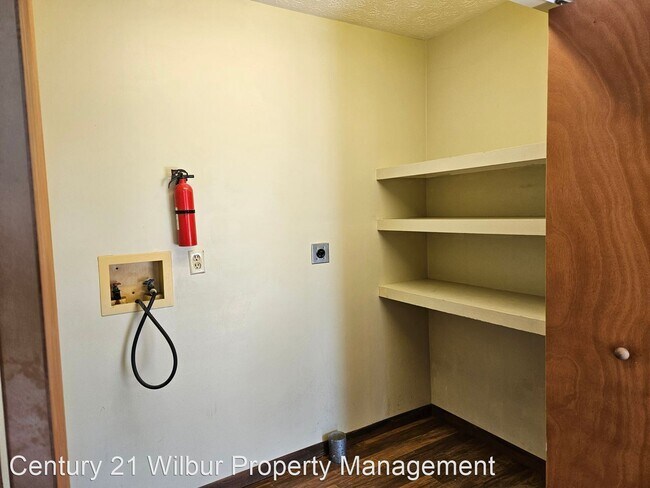 Building Photo - 2 br, 1.5 bath House - 3387 Biltz Rd