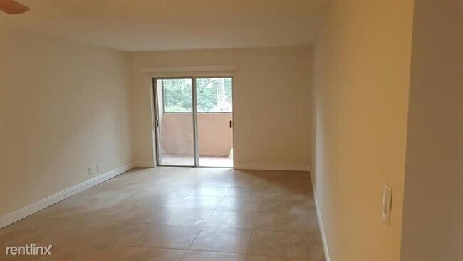 Foto del edificio - 2 br, 2 bath Condo - 7401 NW 16th St
