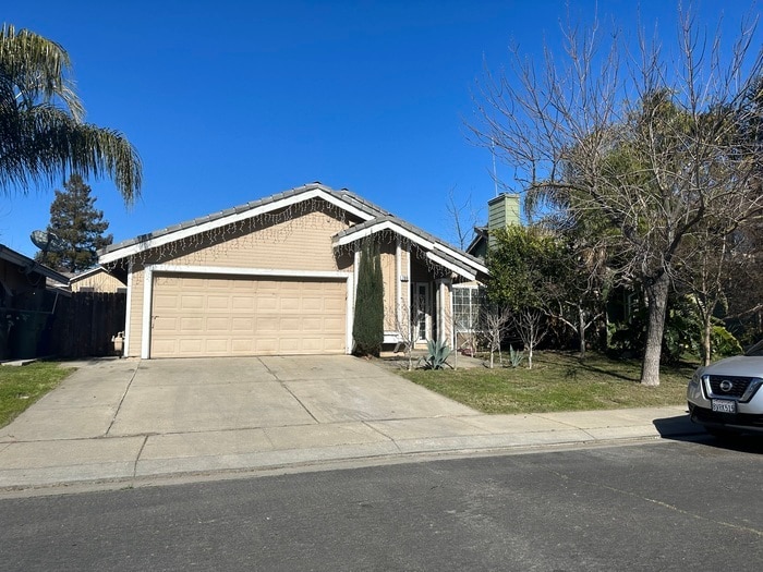 Primary Photo - 3 Bedroom 2 Bathroom Modesto Home