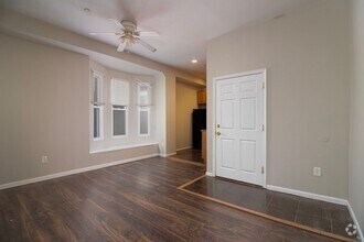 Building Photo - 544 S 49th St