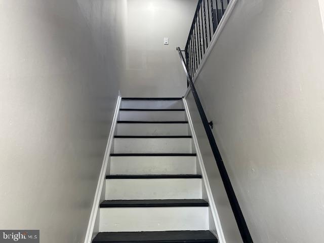 Foto del edificio - 319 Columbia Ave