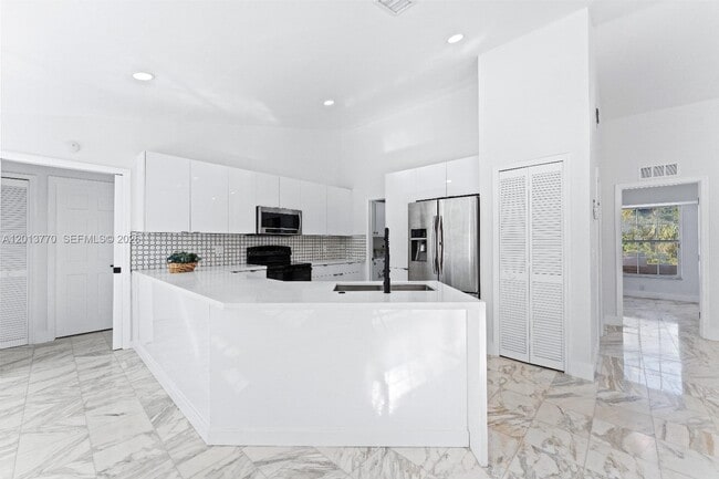 Building Photo - 1703 Golfside Village Dr