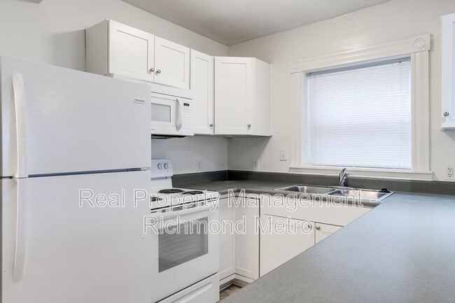 Building Photo - 1802 Parkwood Ave