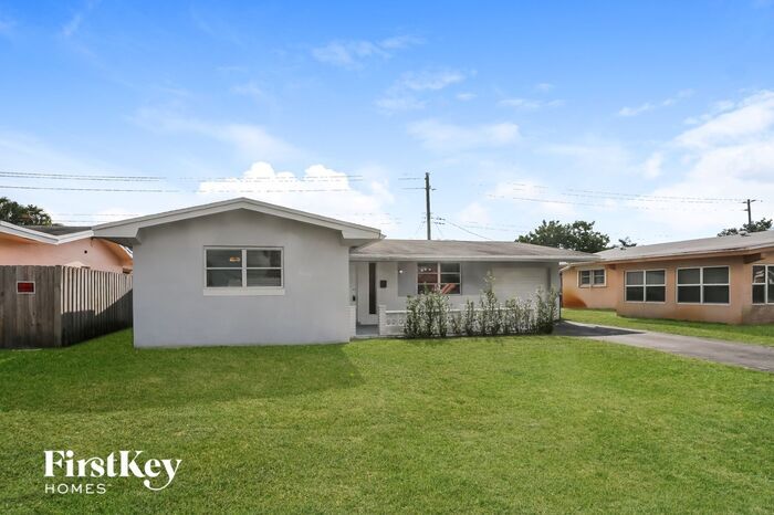 Primary Photo - 8660 NW 16th St