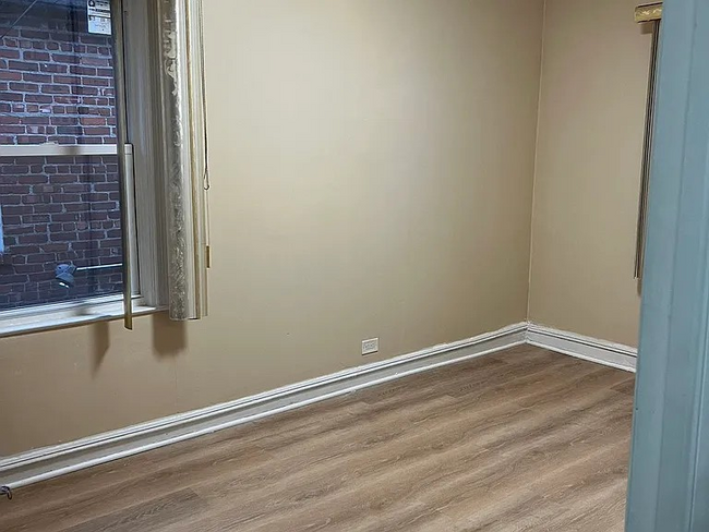Foto del edificio - 2057 E 52nd St