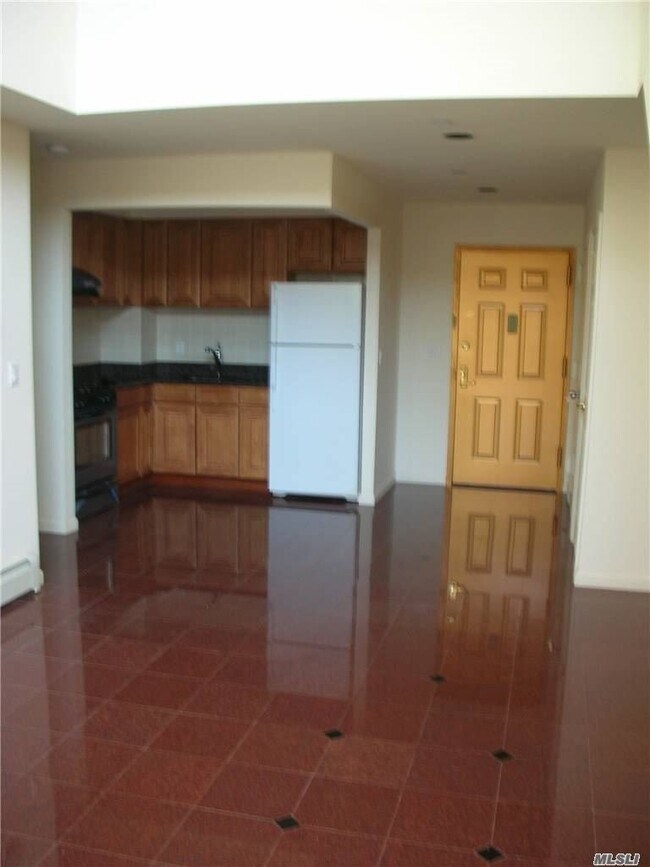 Foto del edificio - 140-26 Cherry Ave