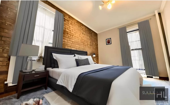 Building Photo - Mott Street