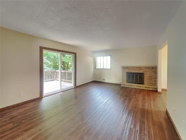 Building Photo - 5279 140th St NE