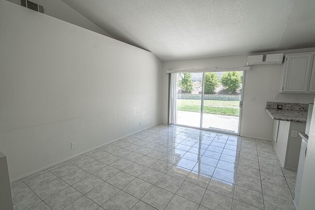 Foto del edificio - COMING SOON! Single Story 3 Bedroom in Mou...