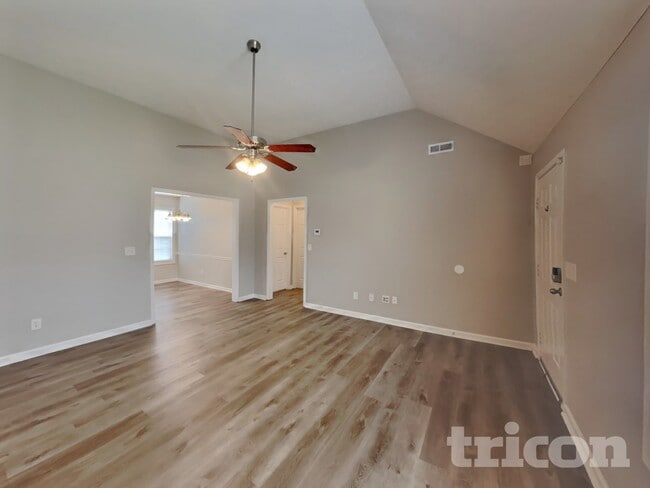 Building Photo - 9021 Macbeth Dr