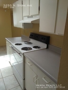 Building Photo - Cute 4 Plex Community! **UPCOMING RENTAL**