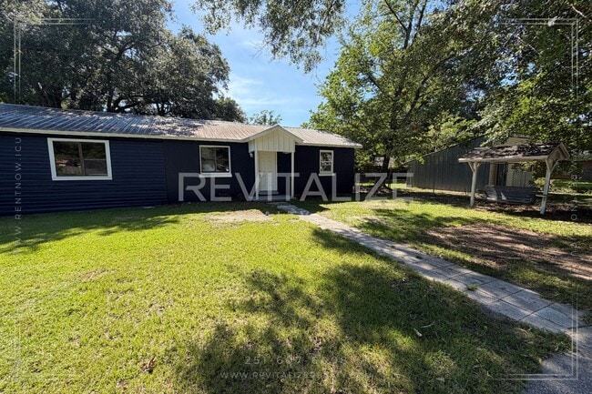Building Photo - James Street Duplex
