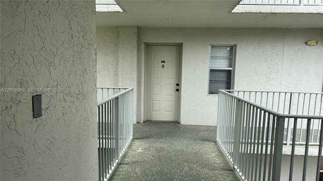 Building Photo - 2236 N Cypress Bend Dr