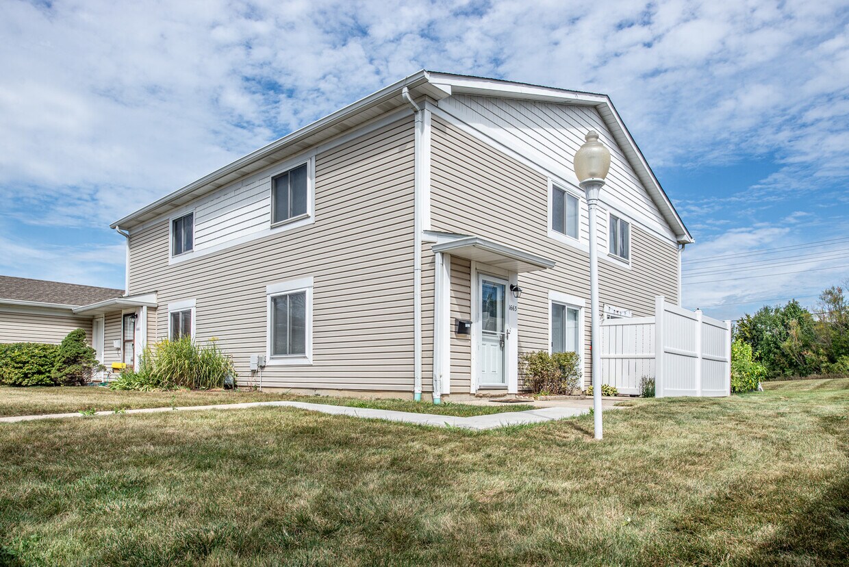 1663 Cornell Dr, Hoffman Estates, IL 60169 Townhome Rentals in Hoffman Estates IL