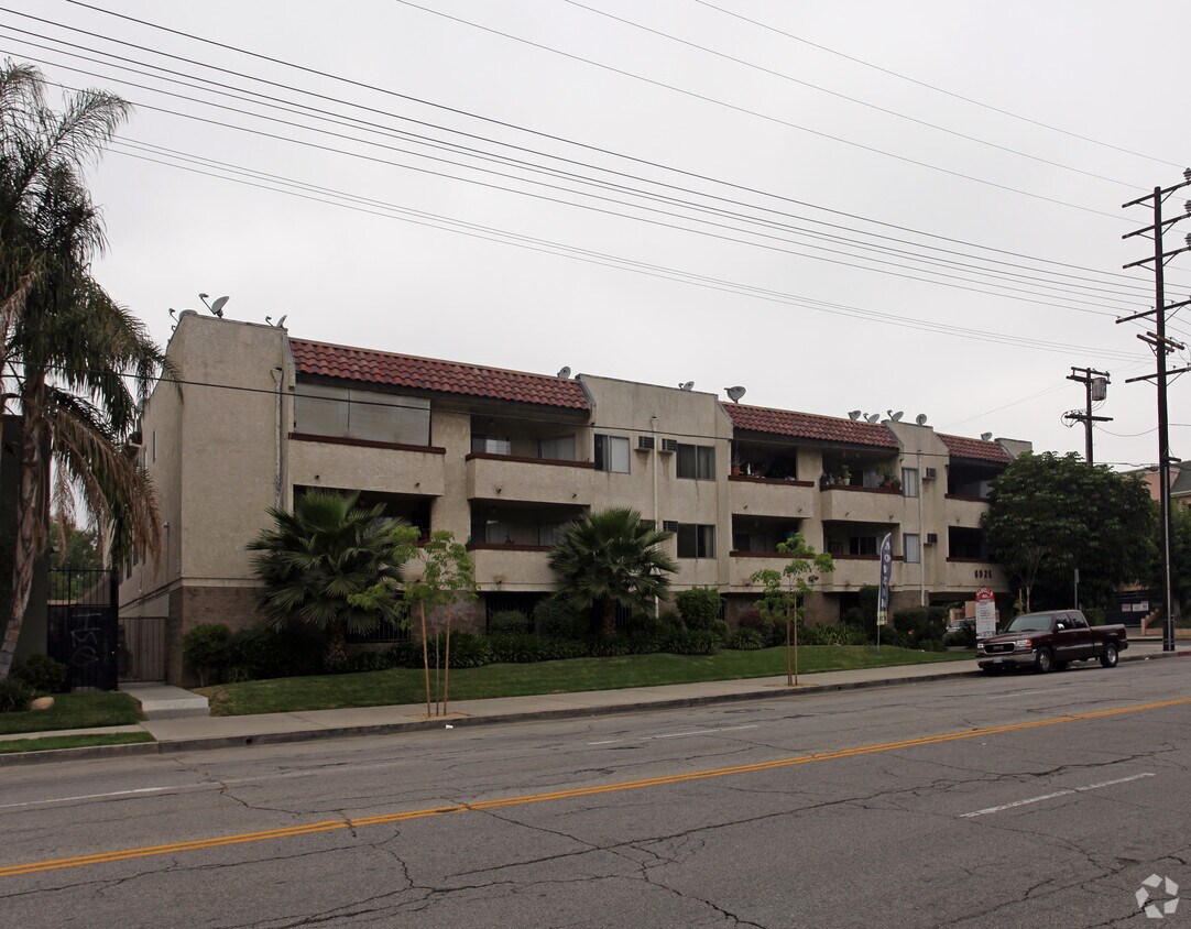 Building Photo - Haskell III Apartments