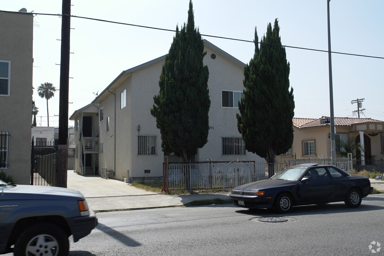 Building Photo - 1001 N Wilton Pl