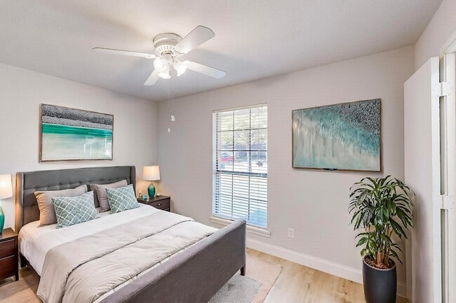 Photo - 2513 McKensie Ln House