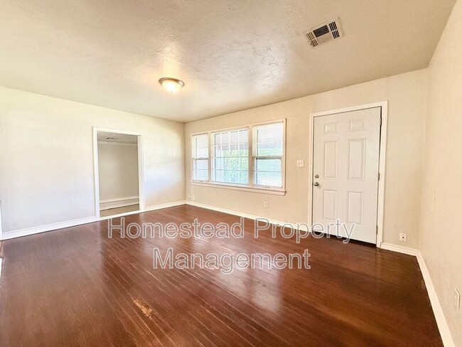 Foto del edificio - 3920 Thomas Ave