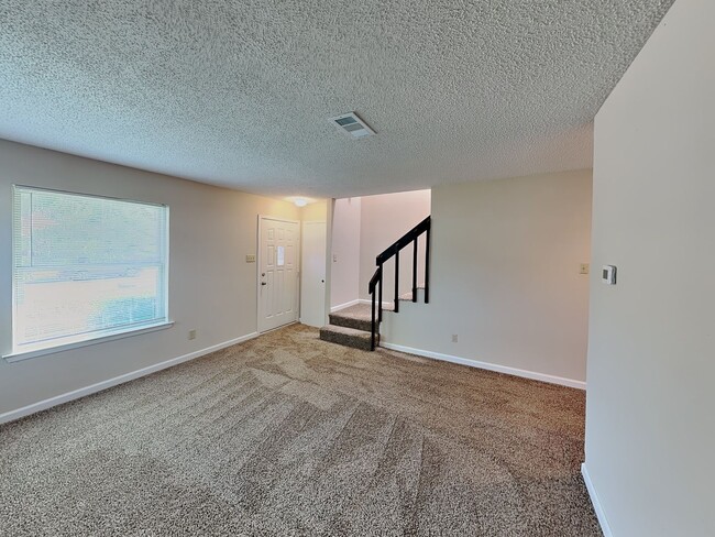 Building Photo - READY NOW! COME CHECK IT OUT!